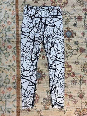 Women's CompressionZ Black & White Geometric Print Leggings